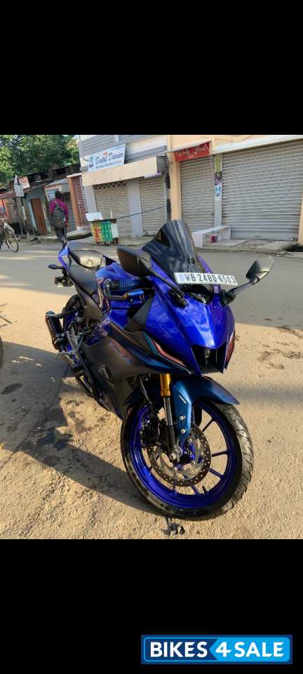 Blue Yamaha R15 V4