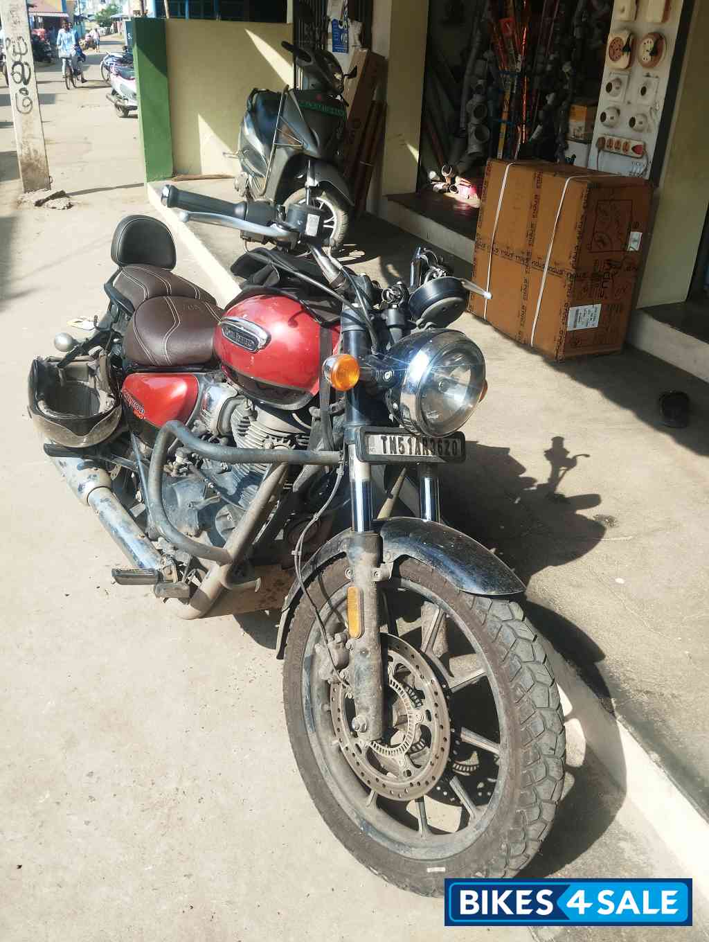 Red And Black Royal Enfield Meteor 350 Supernova