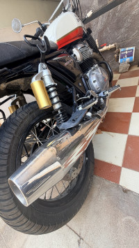 White Red Royal Enfield Interceptor 650 Twin