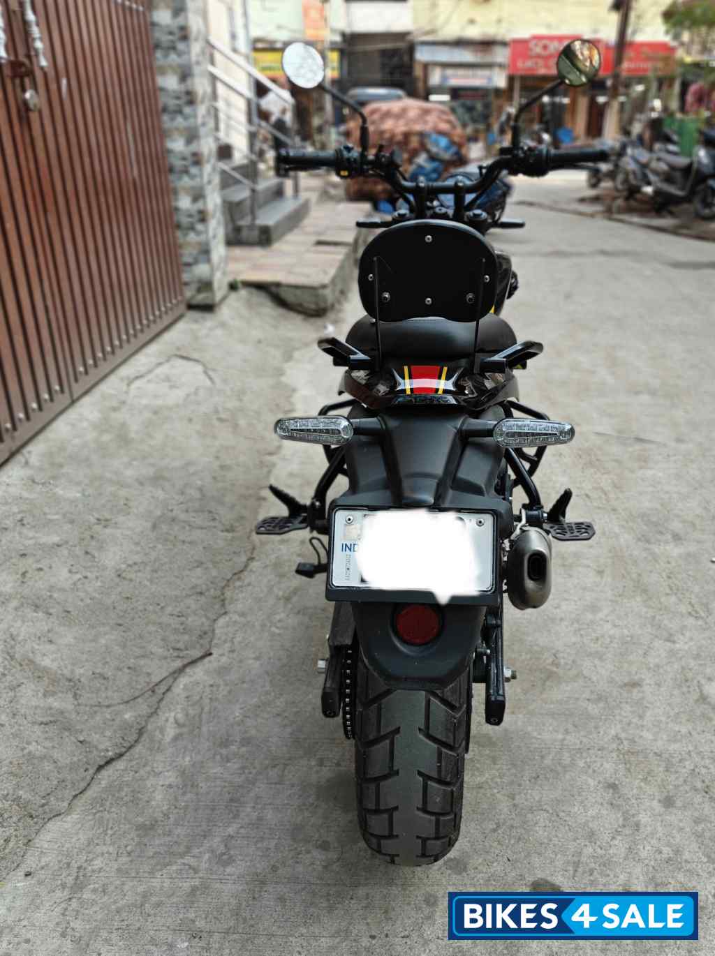 Playa Black Royal Enfield Guerrilla 450 Dash