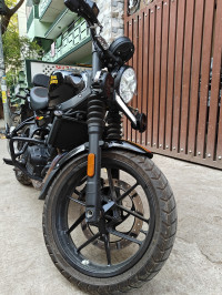 Playa Black Royal Enfield Guerrilla 450 Dash