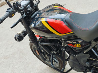 Playa Black Royal Enfield Guerrilla 450 Dash