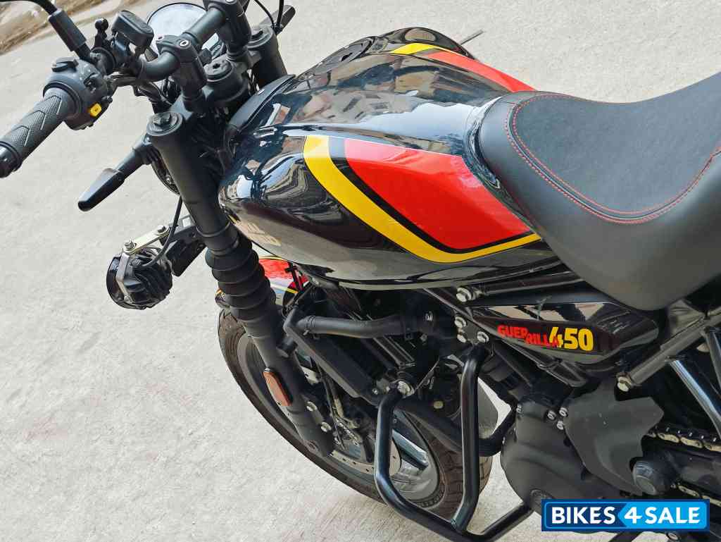 Playa Black Royal Enfield Guerrilla 450 Dash