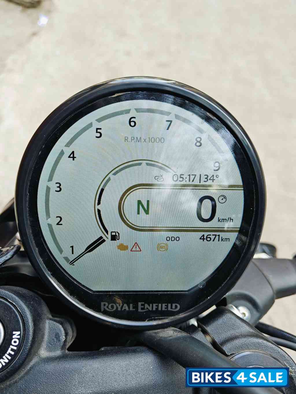 Playa Black Royal Enfield Guerrilla 450 Dash