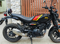 Playa Black Royal Enfield Guerrilla 450 Dash