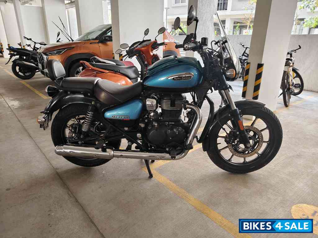 Royal Enfield Meteor 350 Supernova