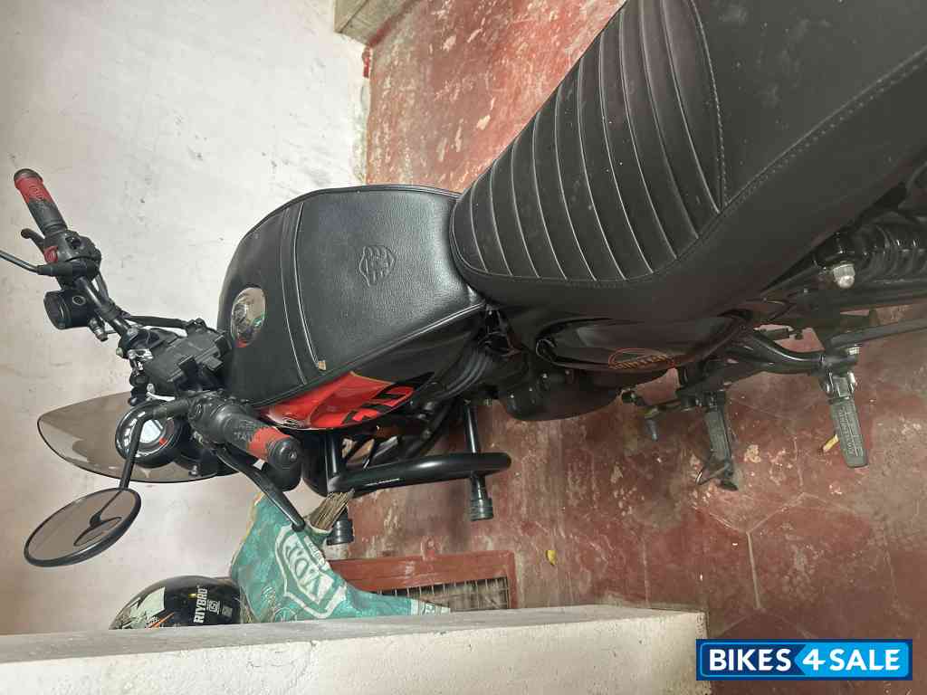 Rebel Red Royal Enfield Hunter 350 Retro