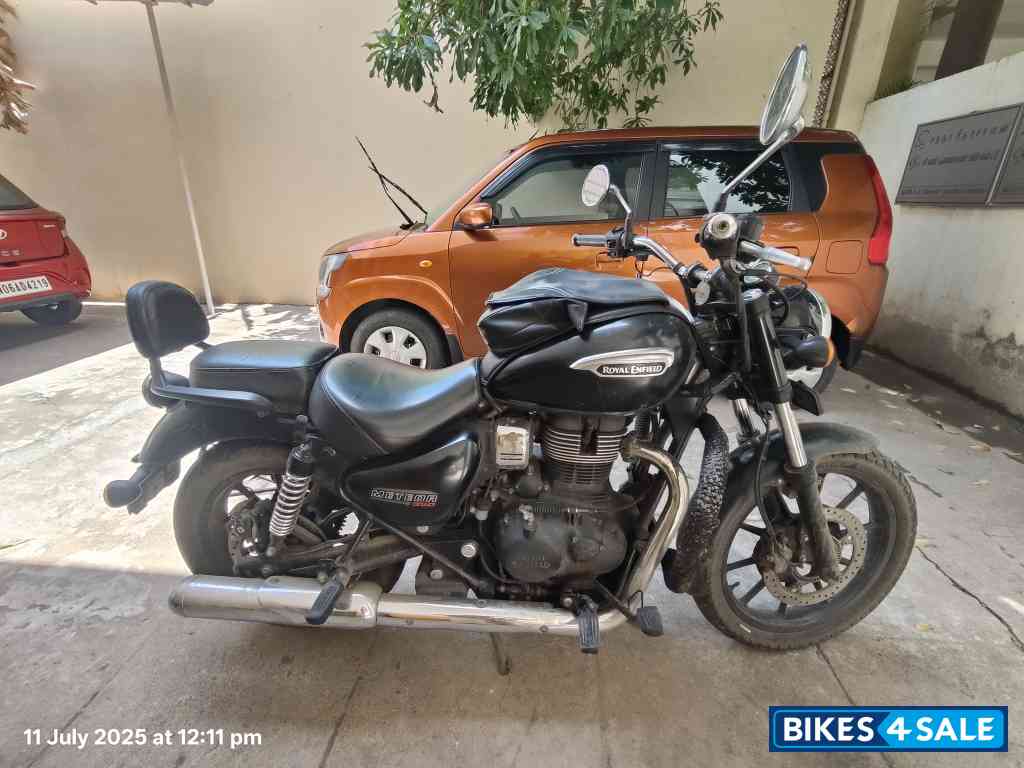 Royal Enfield Meteor 350 Stellar