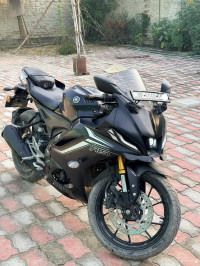 Yamaha R15 V4