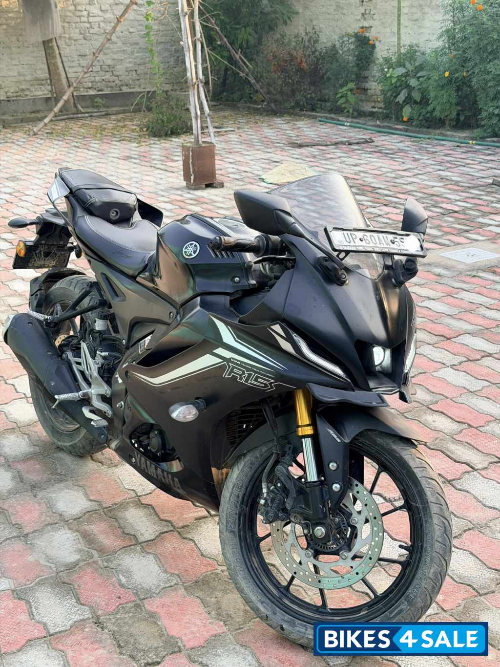 Yamaha R15 V4