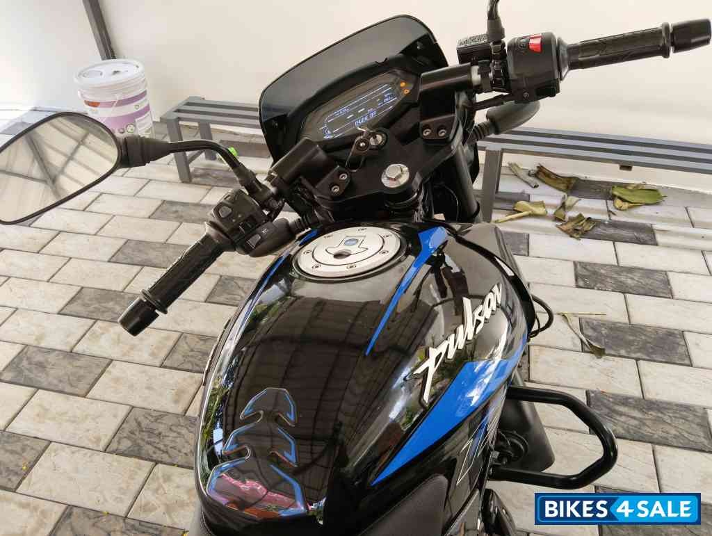 Black And Blue Bajaj Pulsar 150 Twin Disc BS6