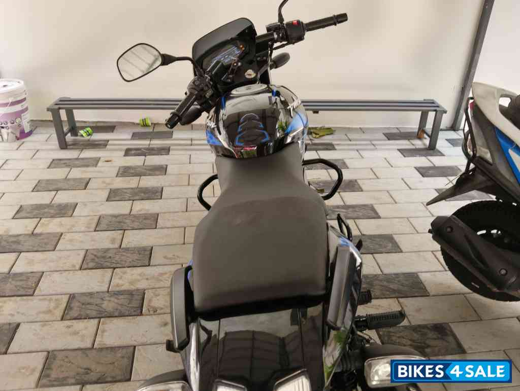 Black And Blue Bajaj Pulsar 150 Twin Disc BS6