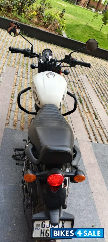 Royal Enfield Hunter 350 Metro