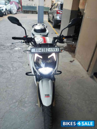White TVS Apache RTR 200 4V ABS