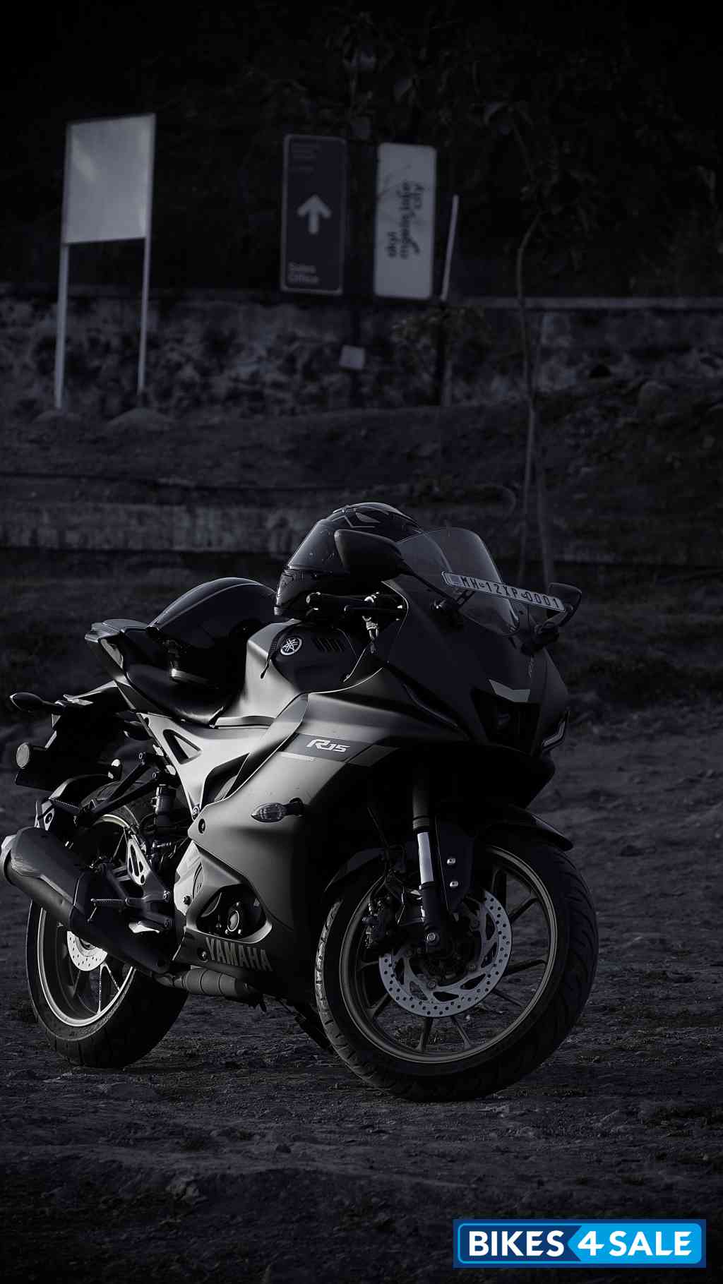Yamaha R15 V4