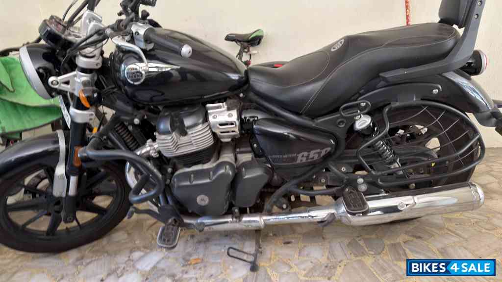 Astral Black Royal Enfield Super Meteor 650