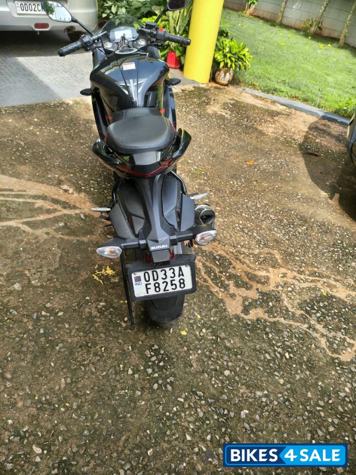 Black Suzuki Gixxer SF Black Suzuki Gixxer SF