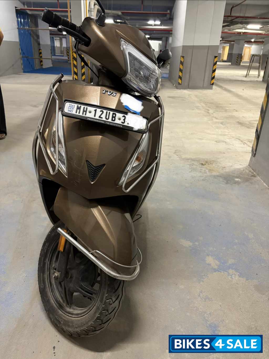 Brown TVS Jupiter BS6