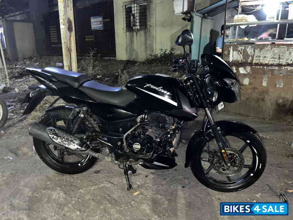 Bajaj Pulsar 125 Split Seat Bajaj Pulsar 125 Split Seat
