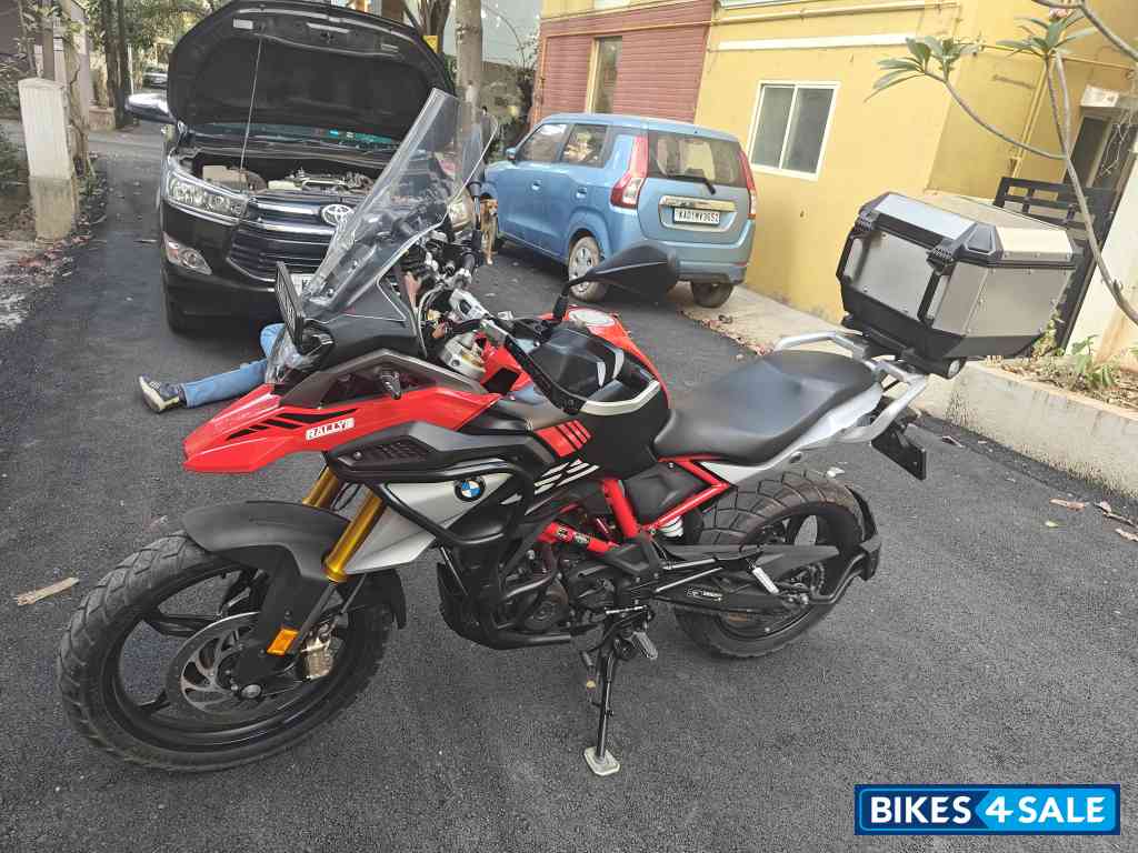 Racing Red BMW G 310 GS