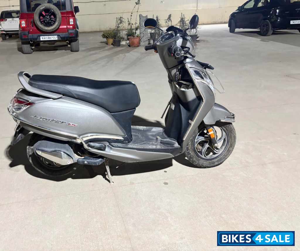 Grey TVS Jupiter 125