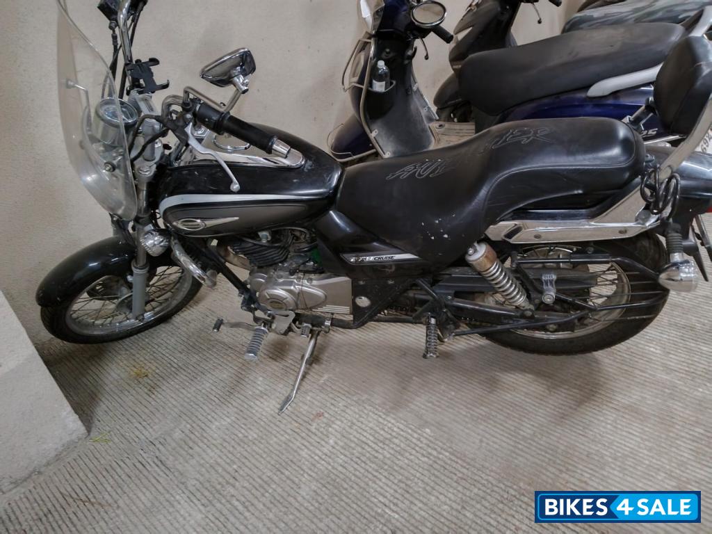 Black Silver Bajaj Avenger Cruise 220