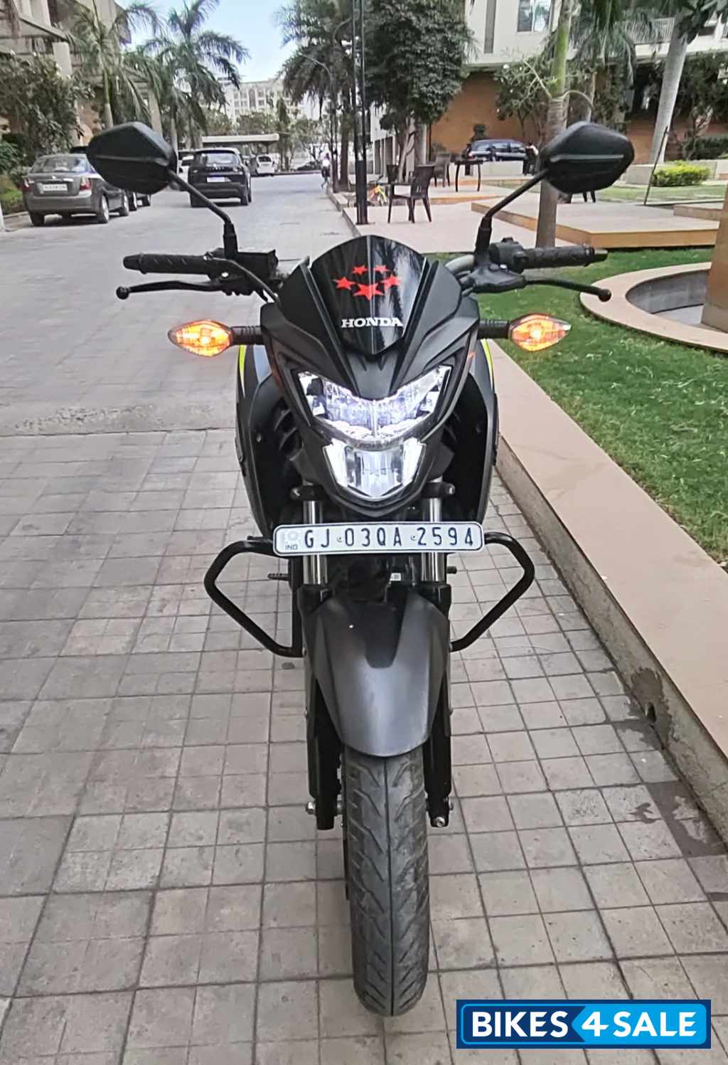 Neon Green Grey Honda CB Hornet 160R ABS