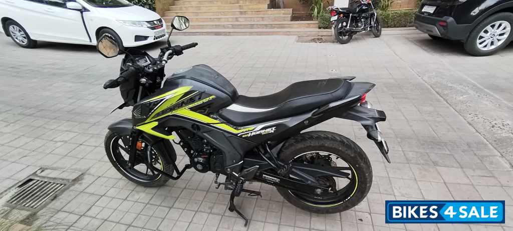 Neon Green Grey Honda CB Hornet 160R ABS