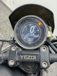 Yezdi Roadster Dark 2022 Model