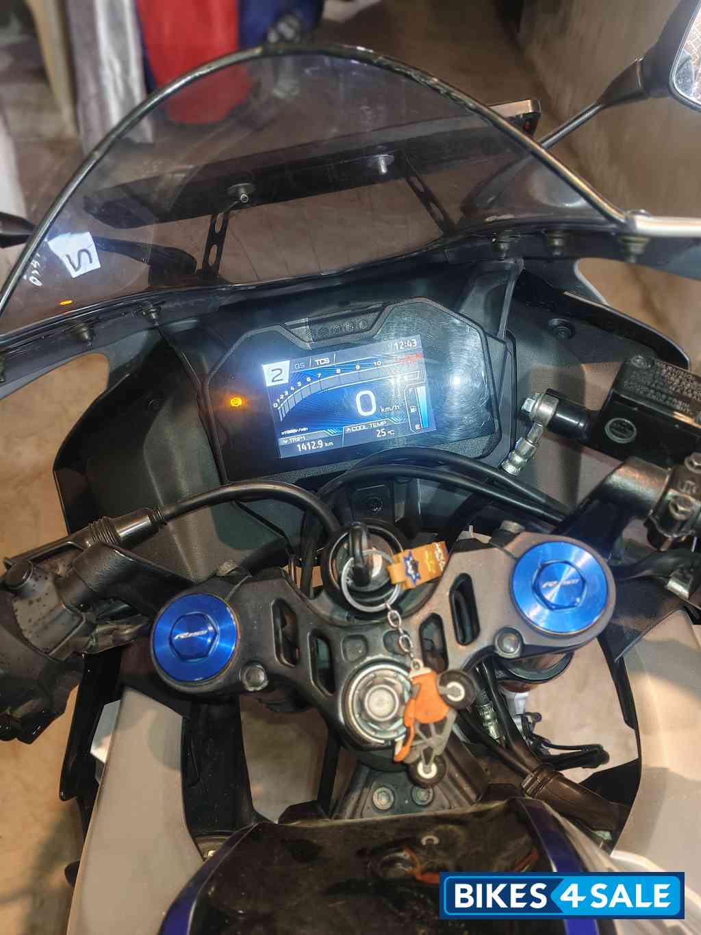 White Matallic C Yamaha R15M