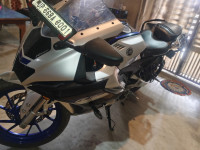 White Matallic C Yamaha R15M