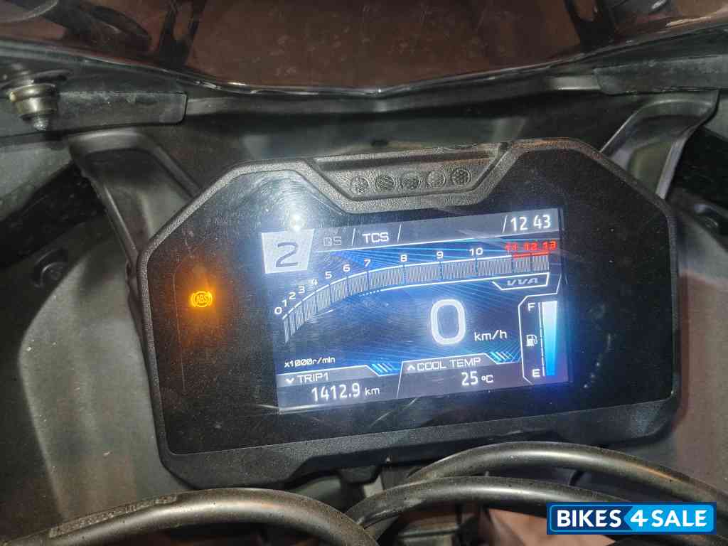 White Matallic C Yamaha R15M