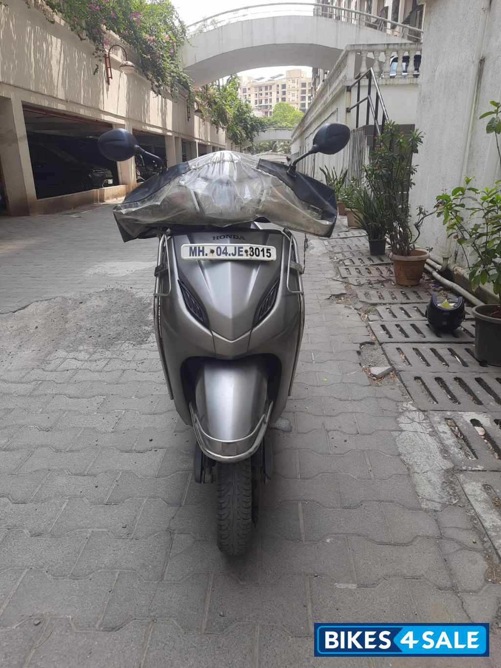 Silver (grey) Honda Activa 4G