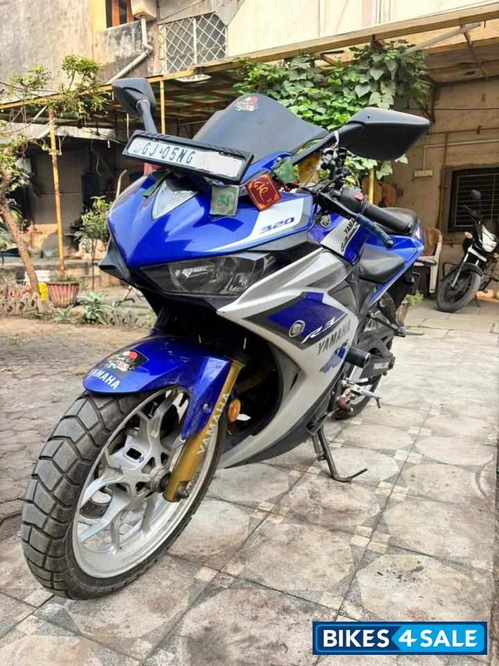 Racing Blue Yamaha YZF R3