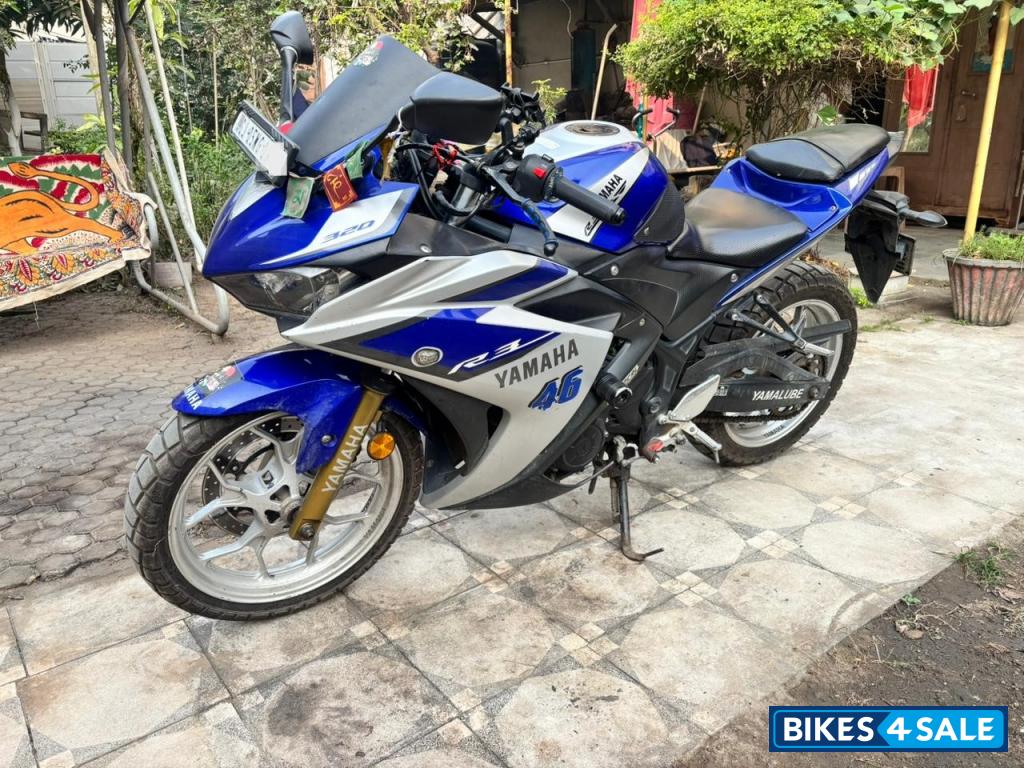 Racing Blue Yamaha YZF R3
