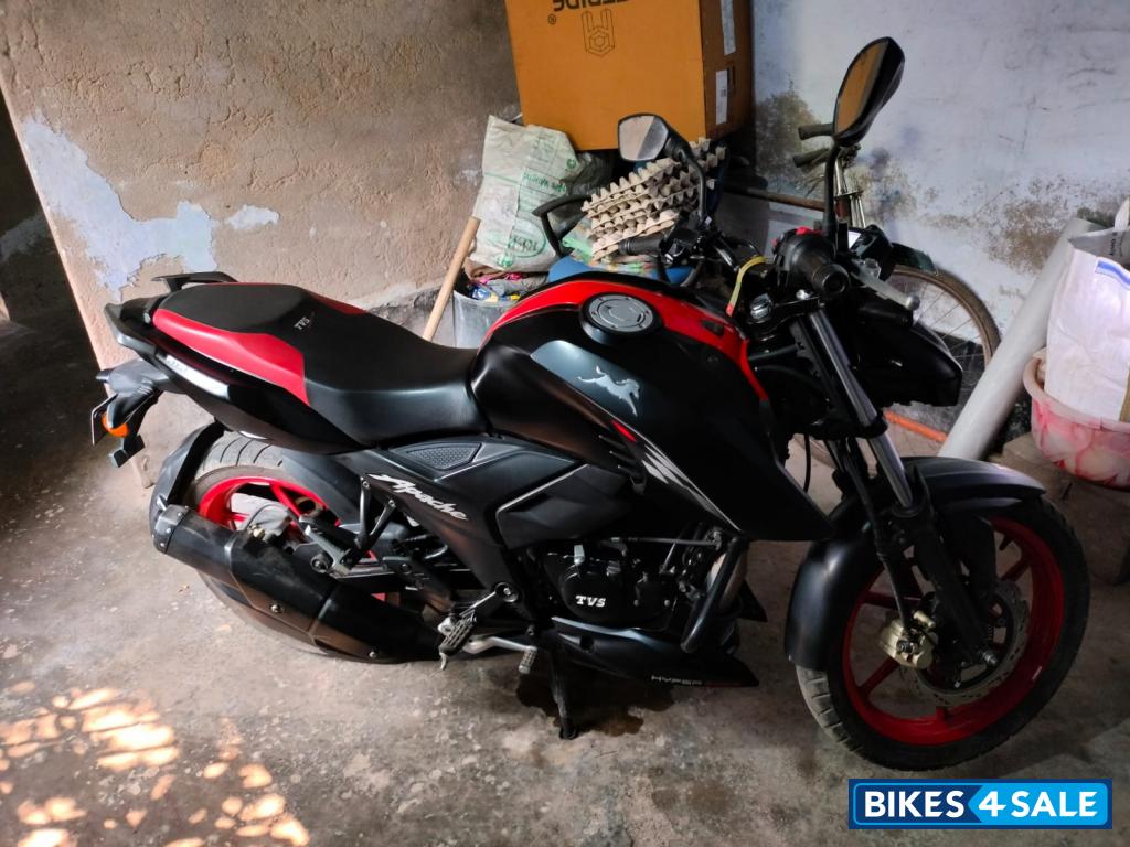 Matte Black TVS Apache RTR 160 4V Special Edition