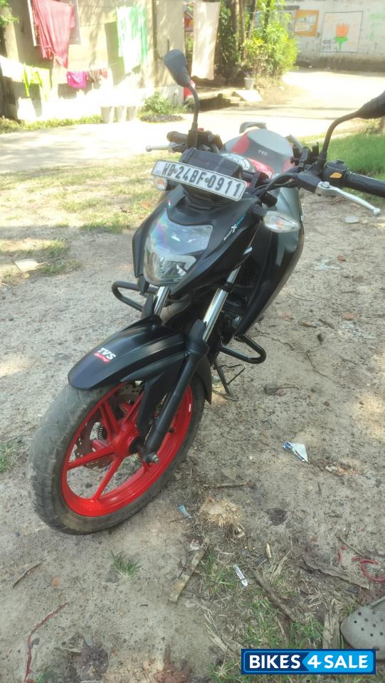 Matte Black TVS Apache RTR 160 4V Special Edition