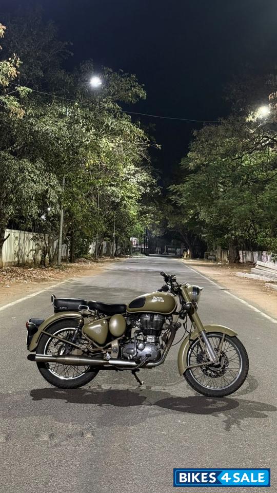 Brown Royal Enfield Classic Desert Storm