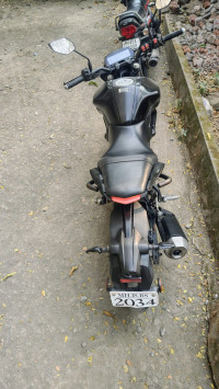 Black Yamaha MT-15