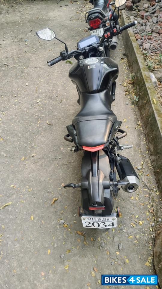 Black Yamaha MT-15 Black Yamaha MT-15