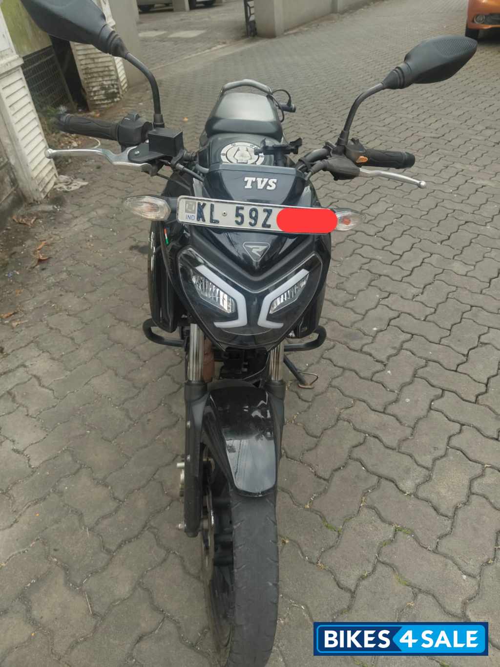 TVS Raider Split Seat