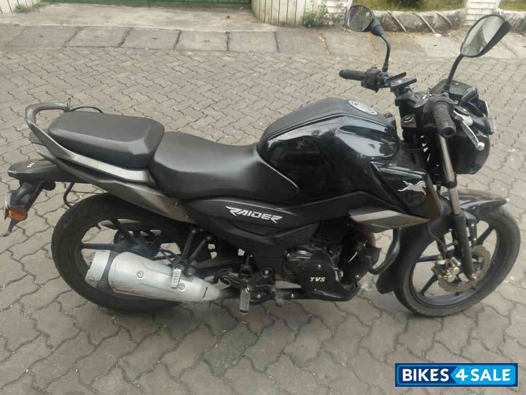 TVS Raider Split Seat