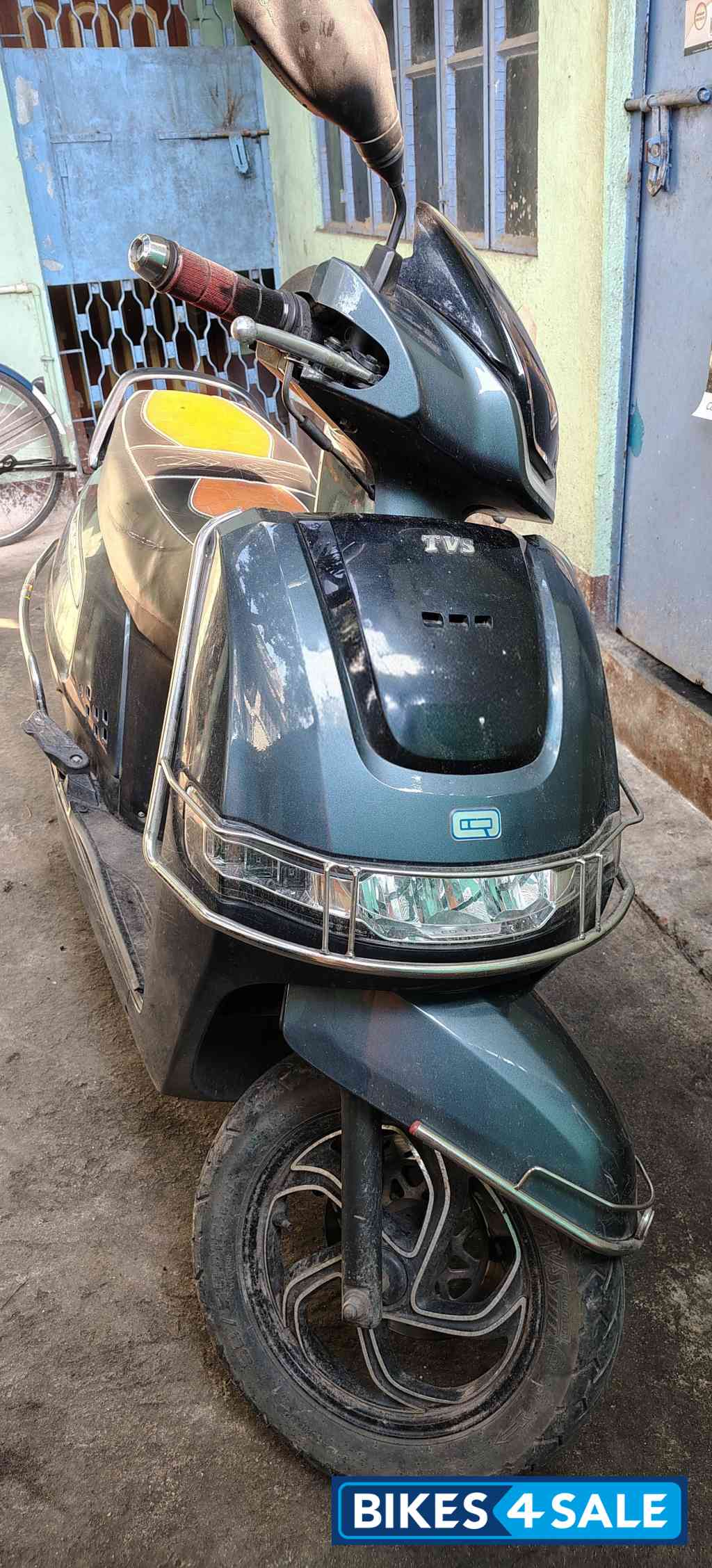 Metalic Colour TVS iQube S