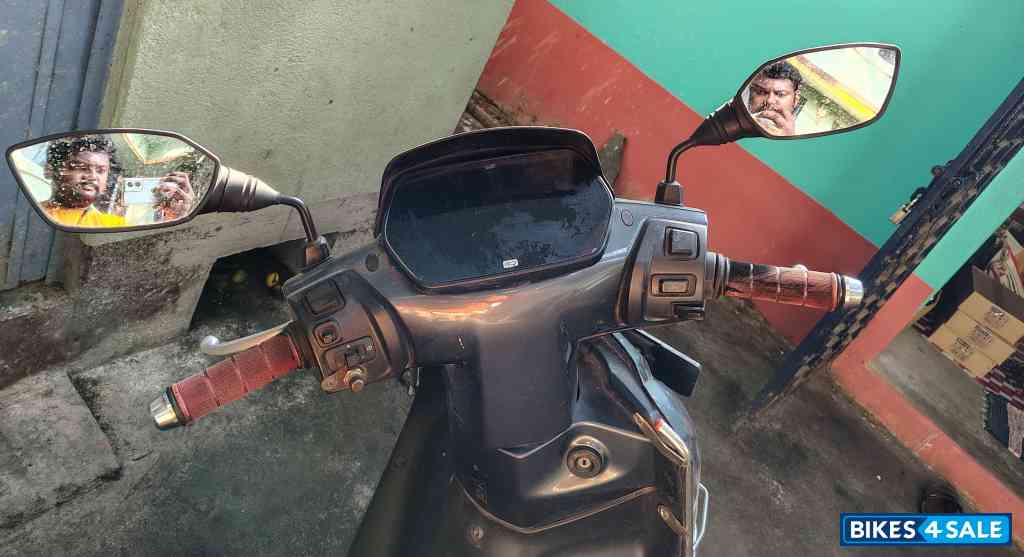 Metalic Colour TVS iQube S