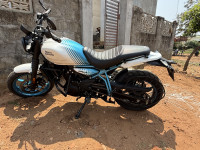 Royal Enfield Guerrilla 450 Flash