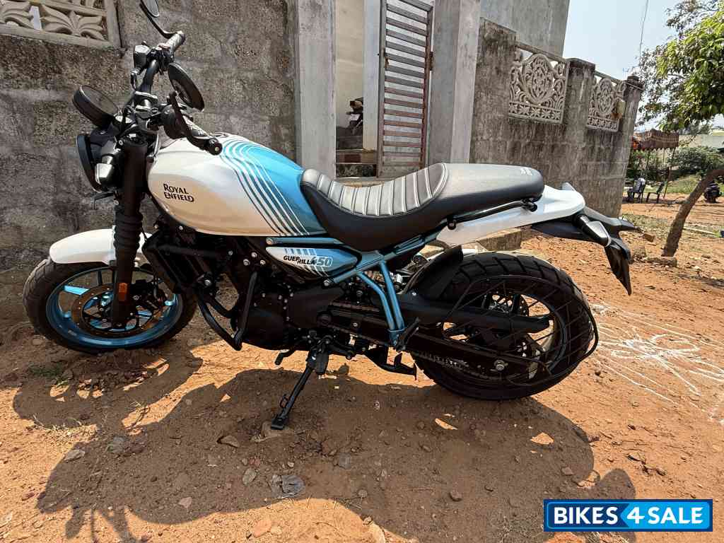 Royal Enfield Guerrilla 450 Flash