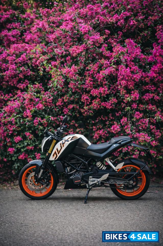 KTM Duke 125