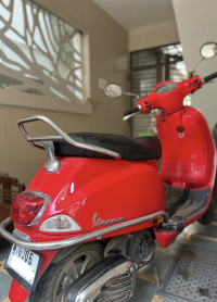 Red Vespa VXL 150