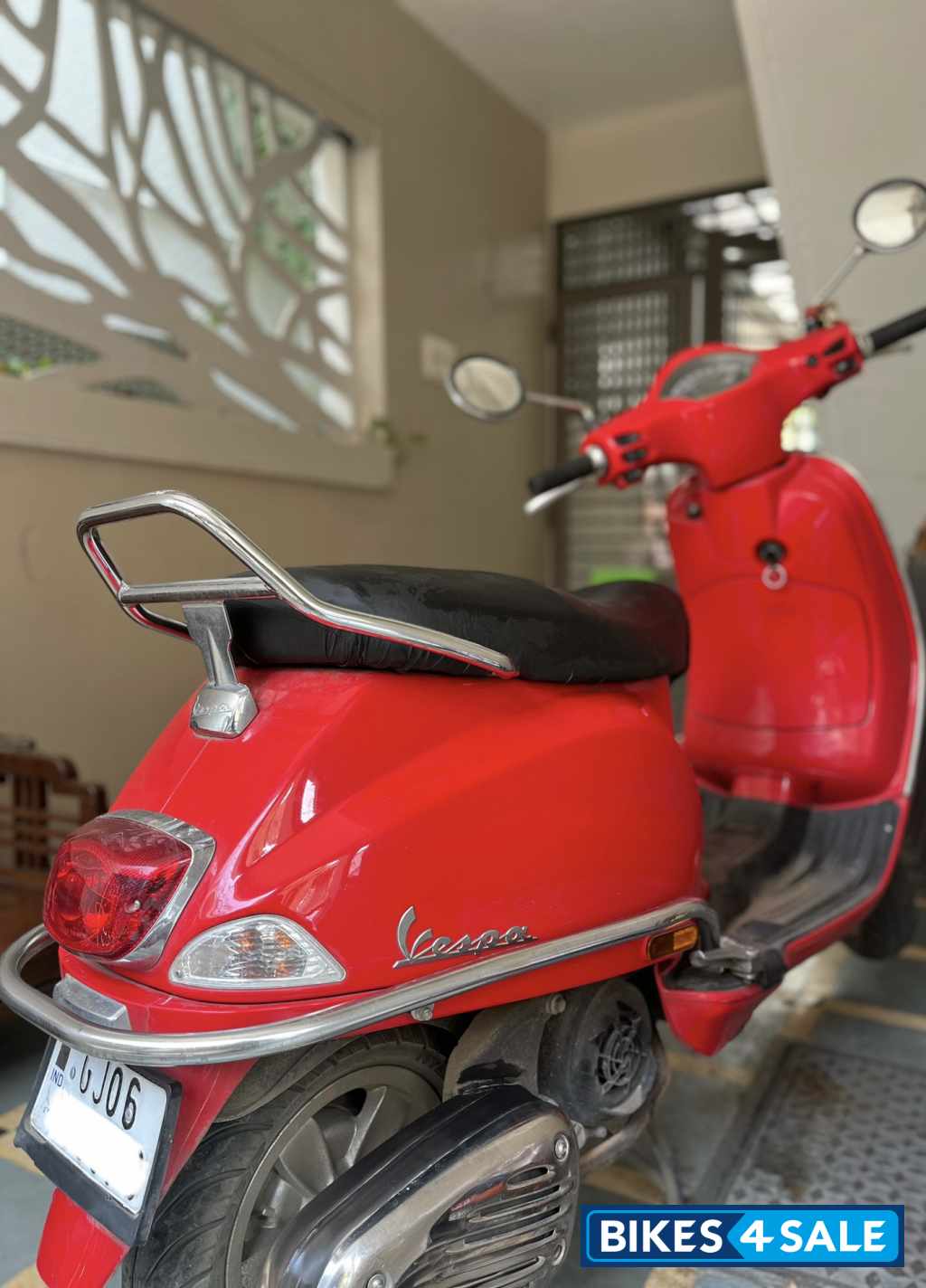 Red Vespa VXL 150