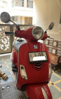 Red Vespa VXL 150
